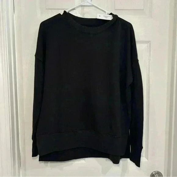 Time & Tru Viral Sweatshirt Women Size S Black Crew Neck Pullover NWT Casual - Picture 1 of 6